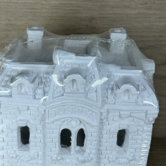 Creative Crafts Ready to Paint Hospital 97006 House Vintage NEW/Sealed - Picture 8 of 12